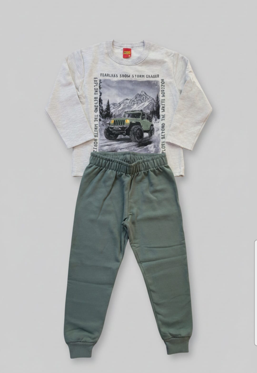 Conjunto de Moletom Jeep Menino Infantil: Conforto, Estilo e Proteção para o Dia a Dia
