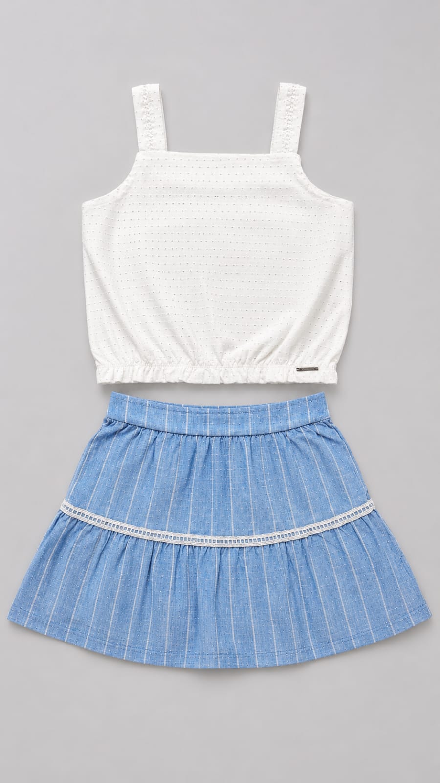 Conjunto Infantil Cropped em Malha Nikko com Saia Short