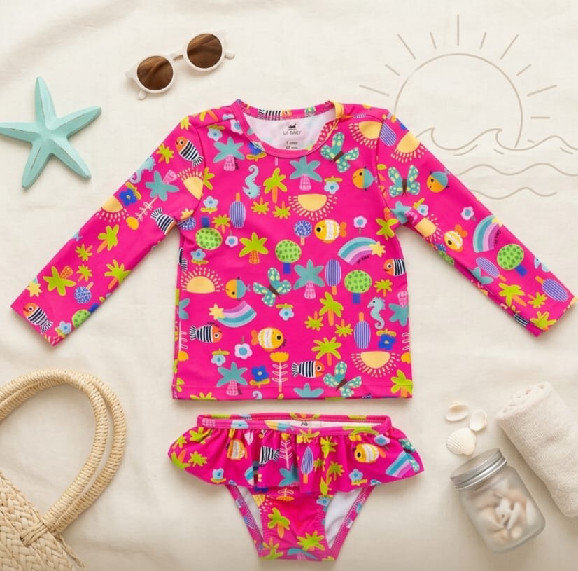 Biquíni Infantil Up Baby com Camiseta UV Manga Longa e Calcinha com Babado