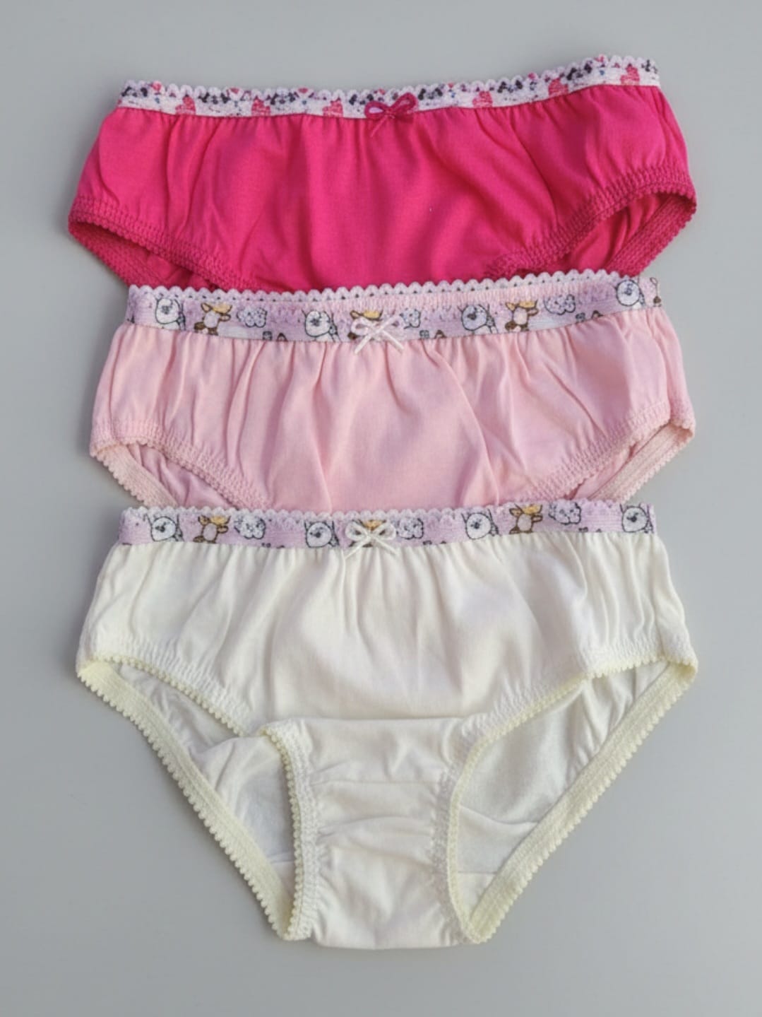 Calcinha Infantil 100% Algodão Lisa – Kit com 3- Conforto, Maciez e Cuidado para o Dia a Dia