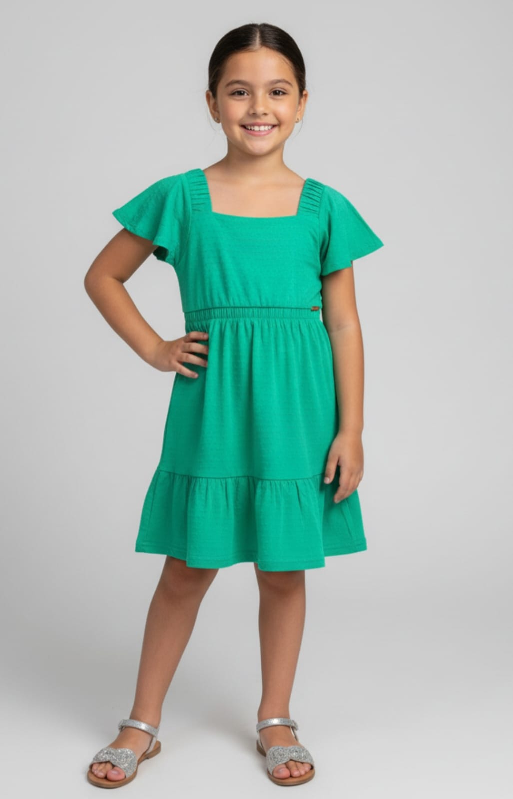 Vestido Infantil Verde Otimismo em Malha Nikko – Conforto, Leveza e Estilo para o Dia a Dia