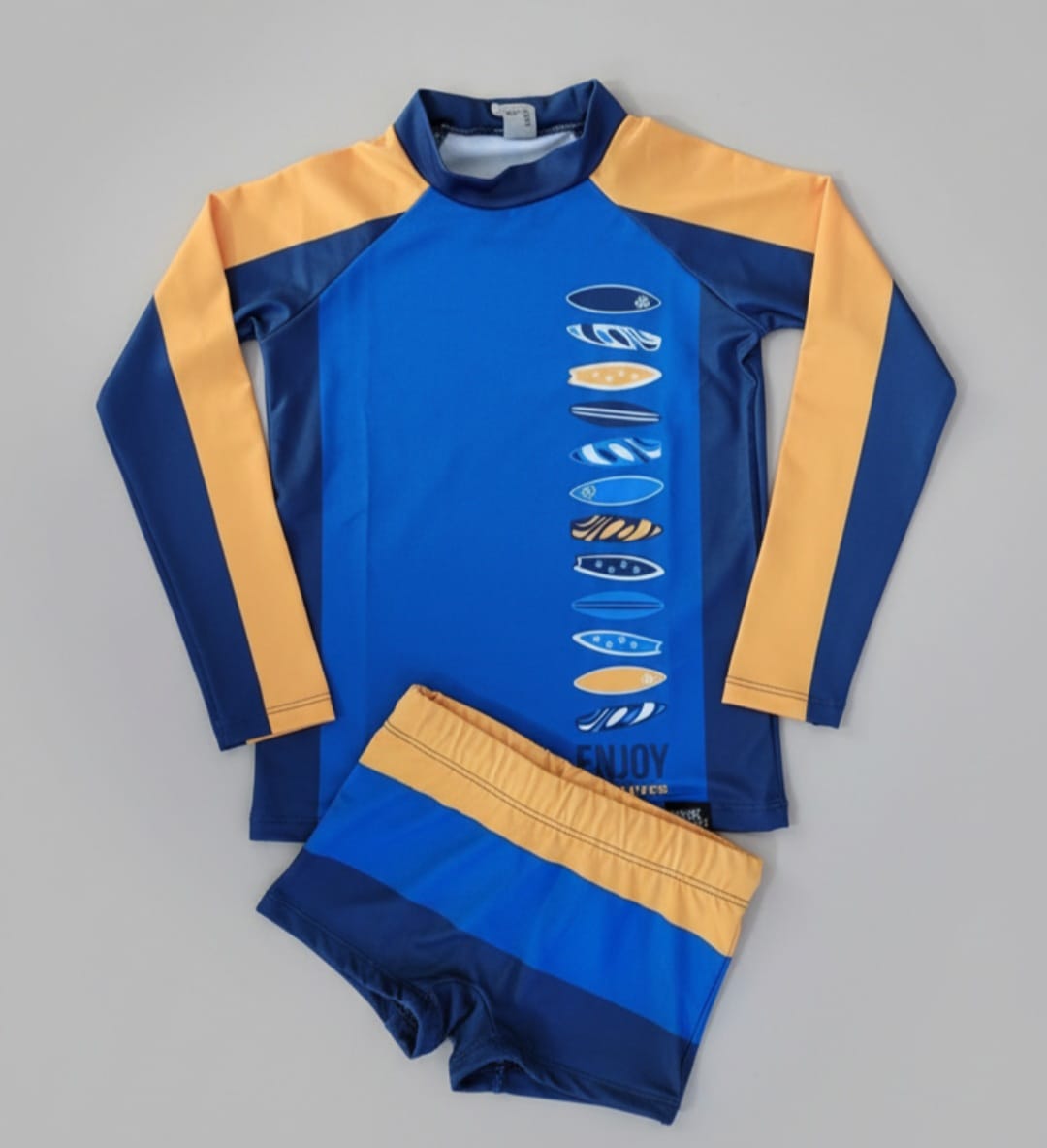 Conjunto Blusa de Proteção UV 50 e Sunga Surf