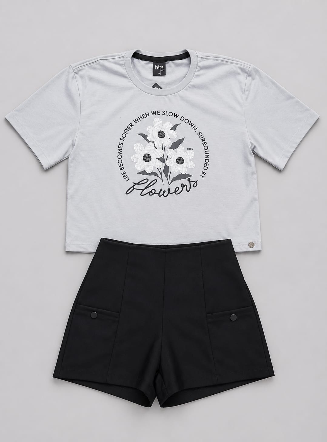 Conjunto Infantil Feminino Blusa em Meia Malha Penteada e Short em Malha Diagonal
