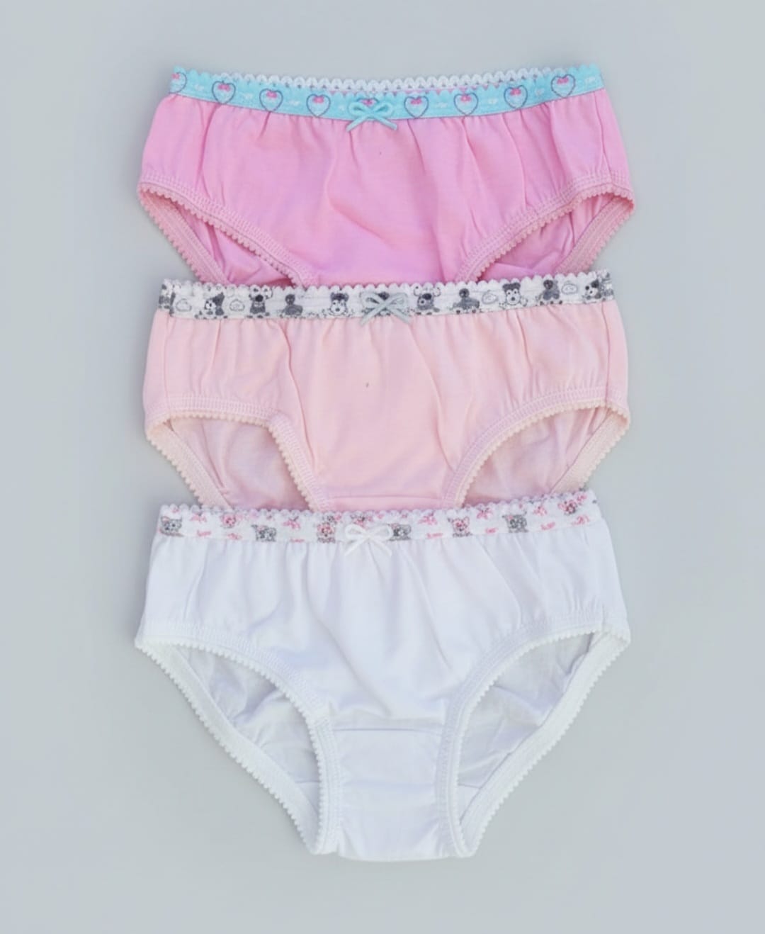Calcinha Infantil 100% Algodão Lisa – Kit com 3- Conforto, Maciez e Cuidado para o Dia a Dia