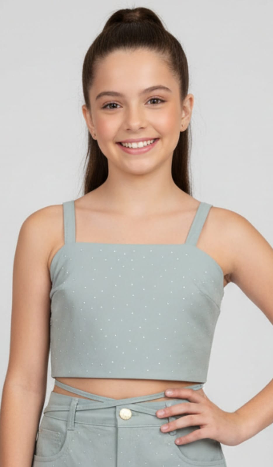 Conjunto PinkX Estilo em Sarja – Cropped com Pontos de Luz e Short Saia com Amarração