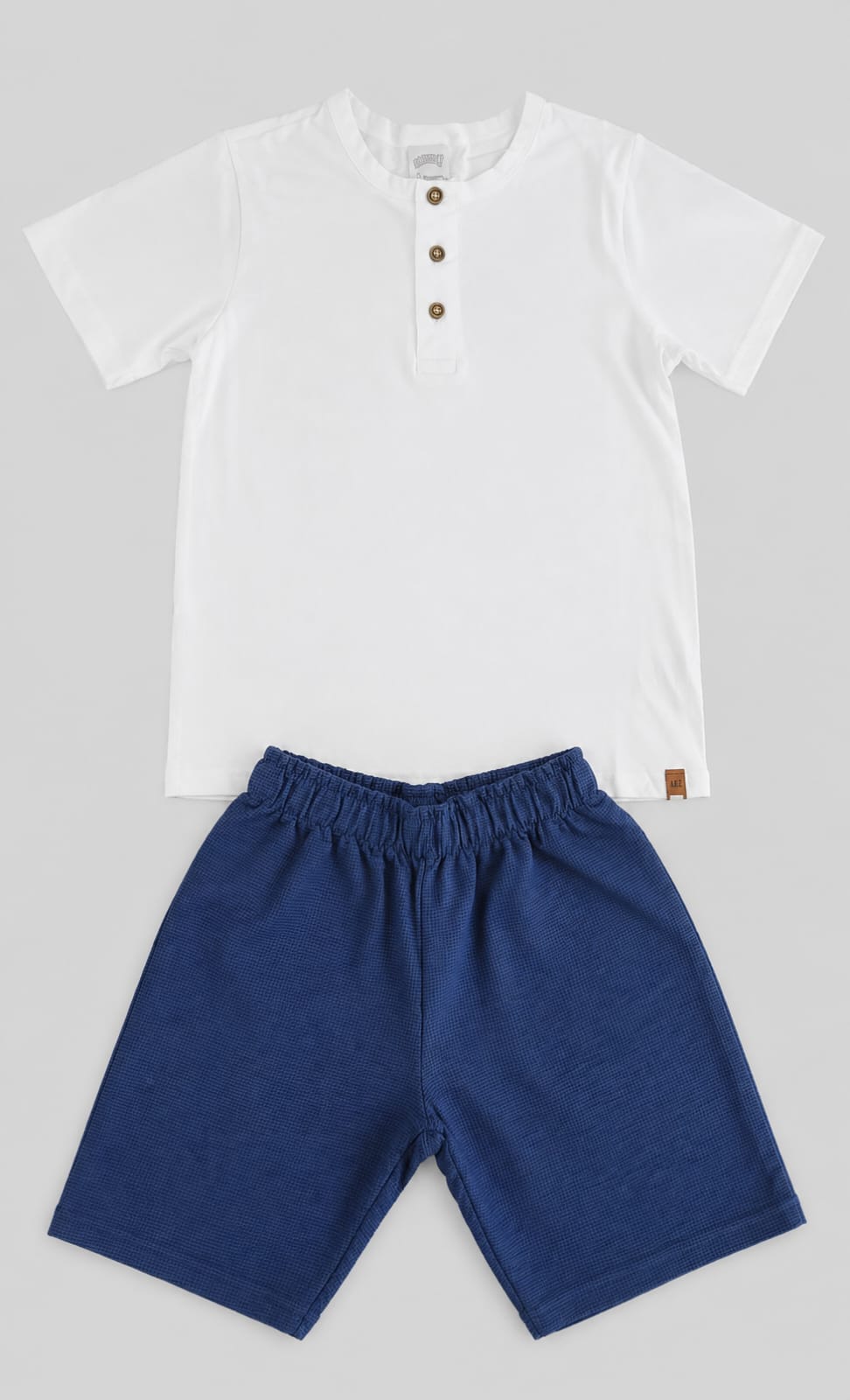 Conjunto Infantil Masculino Camiseta em Meia Malha Penteada e Short em Moletom Fire