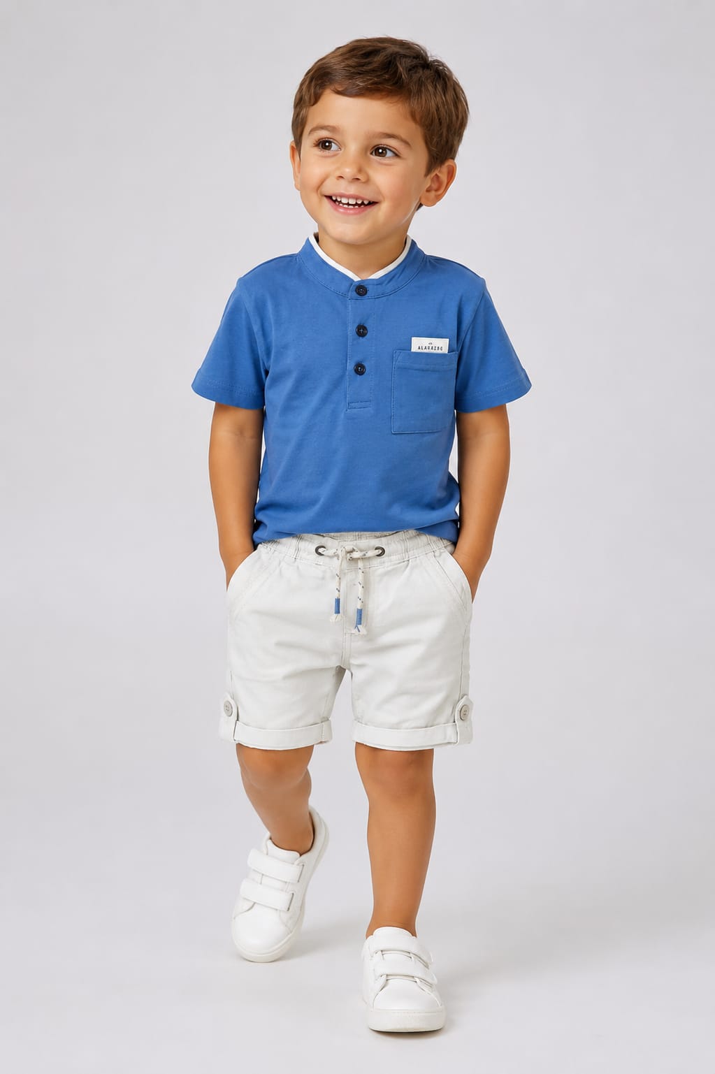 Conjunto Infantil Masculino com Camiseta Azul e Bermuda Off White em Tecido Plano