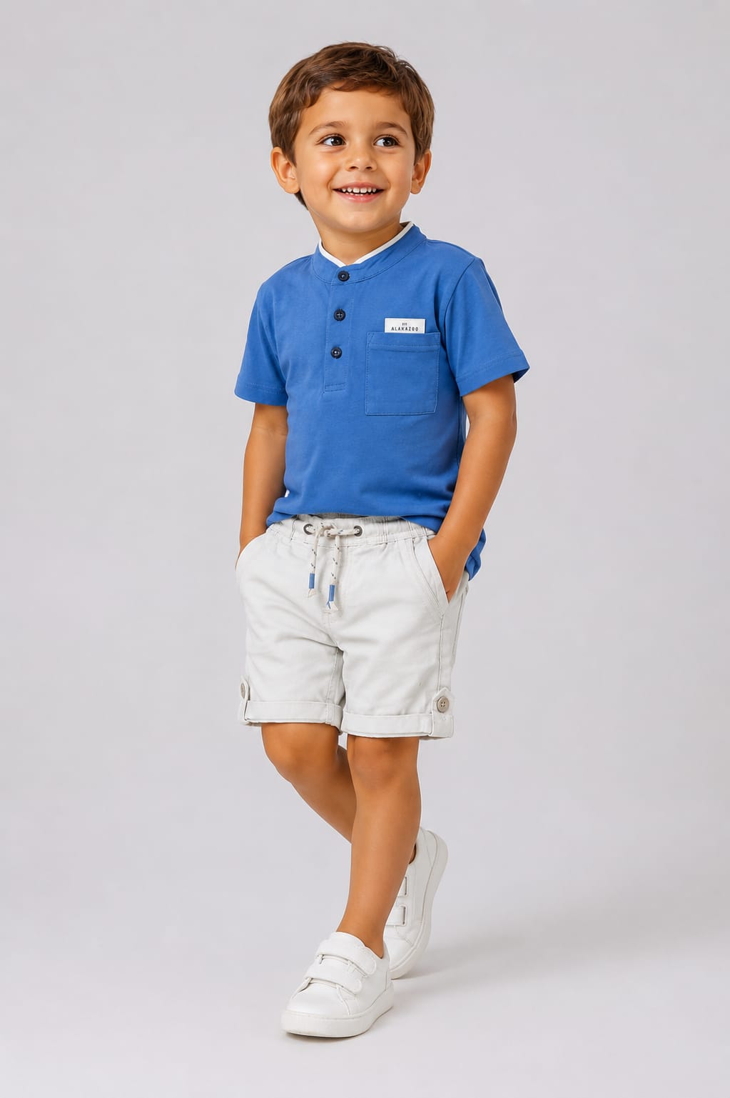 Conjunto Infantil Masculino com Camiseta Azul e Bermuda Off White em Tecido Plano