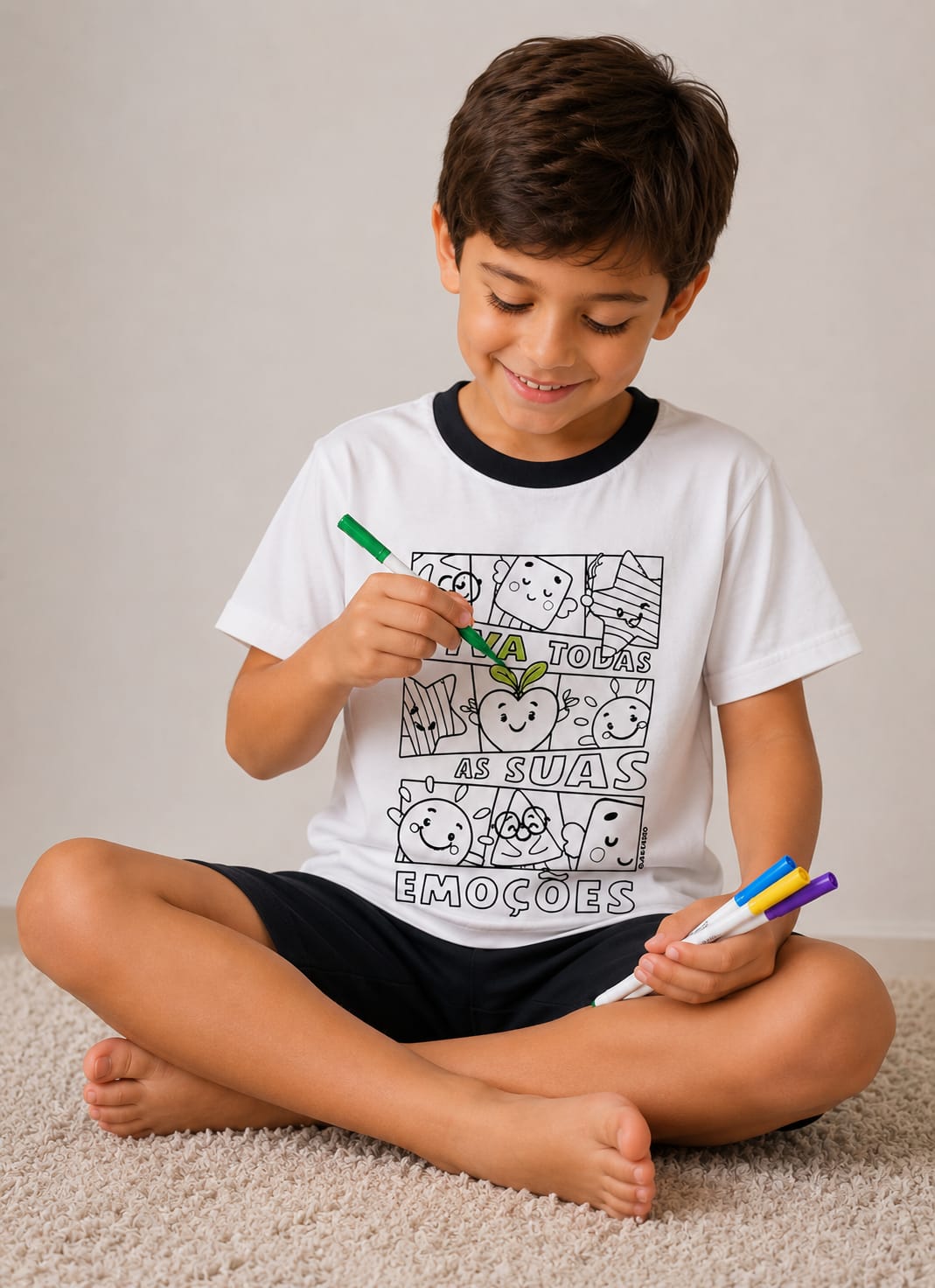 Pijama Infantil Unissex para Colorir com Canetinhas Laváveis + Livro de Colorir + Adesivos