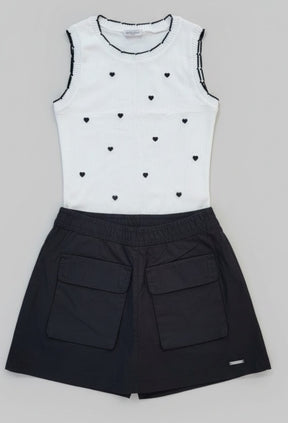 Conjunto Infantil Alakazoo Cereja – Camiseta Canelada e Saia Cargo Feminina Moderna e Confortável