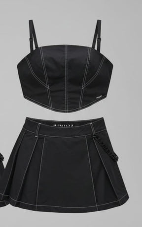 Conjunto Feminino Pink X – Cropped e Saia com Corrente, Look Moderno, Estiloso e Confortável