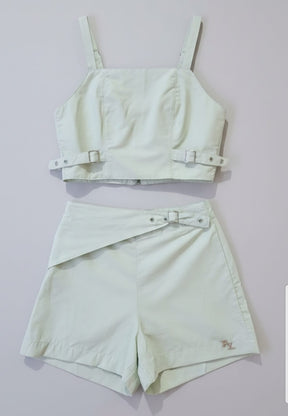 Conjunto Feminino Pink X – Cropped e Short com Fivela, Look Moderno, Confortável e Estiloso