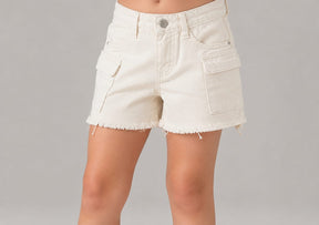 Short Cargo Infantil Menina Off-White com Bolsos e Barra Desfiada
