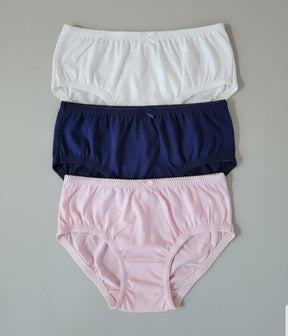Calcinha Infantil 100% Algodão Lisa – Kit com 3-  Conforto, Suavidade e Liberdade para o Dia a Dia