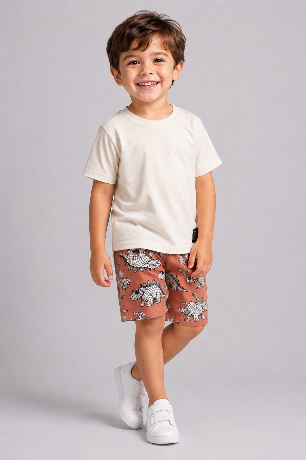 Conjunto Infantil Masculino Camiseta em Malha Penteada e Short em Moletom Estampa Dinossauros