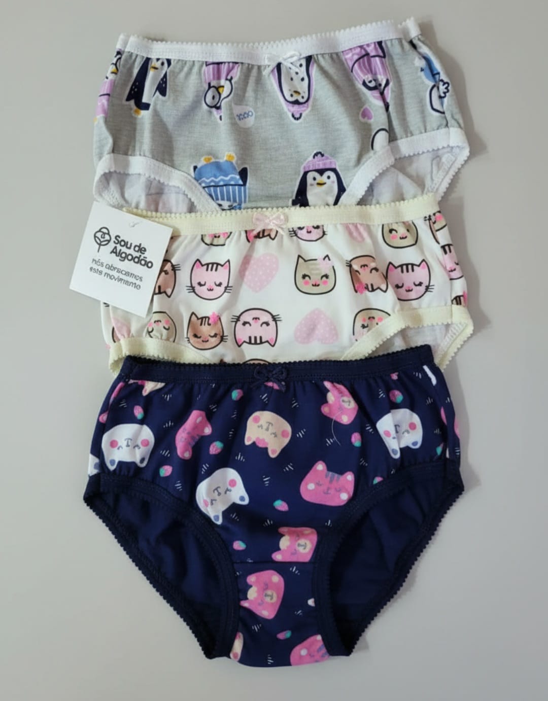 Calcinha Infantil 100% Algodão Colorida – Kit com 3 - Conforto, Maciez e Estampas Lindas para o Dia a Dia
