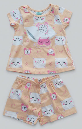 Pijama Laranja Aquarela Brilha no Escuro – Conforto 100% Algodão e Magia na Hora de Dormir