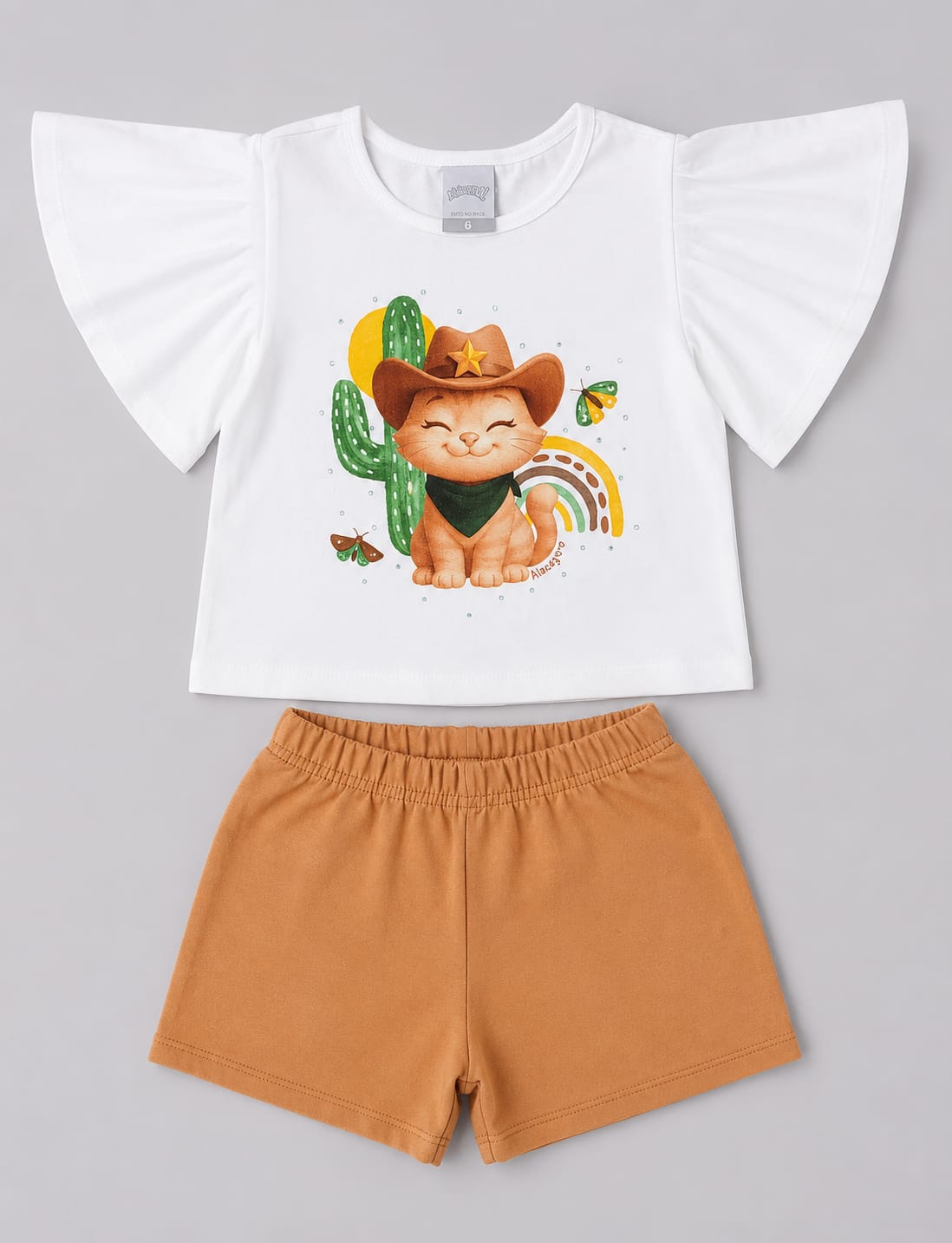 Conjunto Infantil Feminino Blusa em Malha Penteada com Short em Moletom